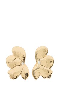 Złote kolczyki w kształcie kwiatów z teksturowanymi płatkami, ozdobione centralnym przejrzystym kamieniem szlachetnym. Odbijające światło, polerowane wykończenie.
