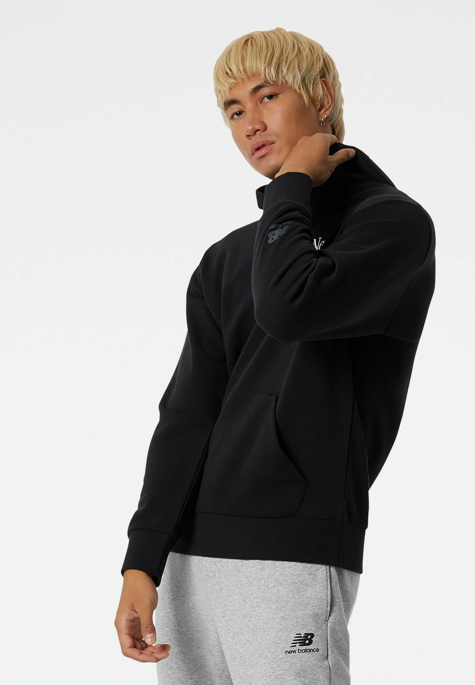 Sudaderas con y sin capucha | Sudadera con capucha NB Essentials Stacked  Logo Po White | New Balance Hombre ~ Facepets