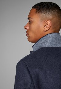 Jack & Jones PREMIUM JPRMORTEN - Abrigo clásico - dark blue