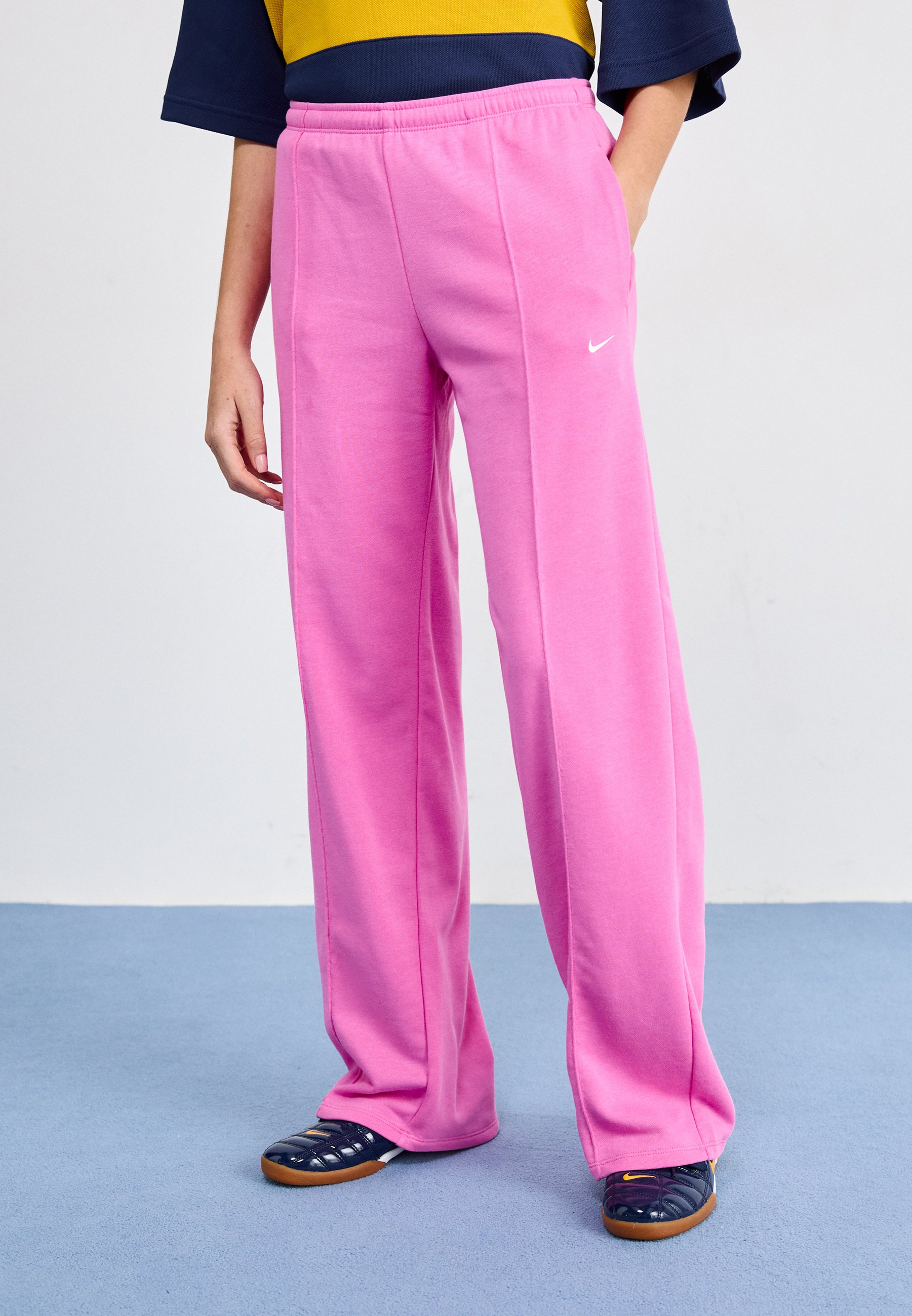 Nike Sportswear Tracksuit bottoms - playful pink//pink - Zalando.co.uk