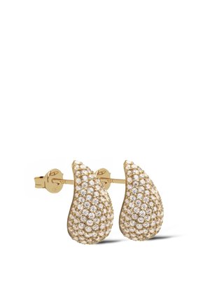 Paar goldene tropfenförmige Ohrstecker, besetzt mit mehreren kleinen, runden, klaren Edelsteinen, vor weißem Hintergrund gezeigt.