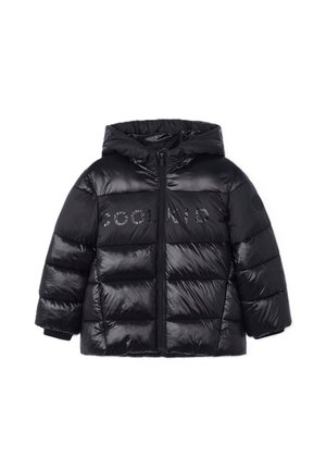 Giubbotto imbottito nero con design trapuntato, cappuccio, chiusura con zip e testo "COOL KIDS" sul davanti. Presenta una texture liscia e lucida.