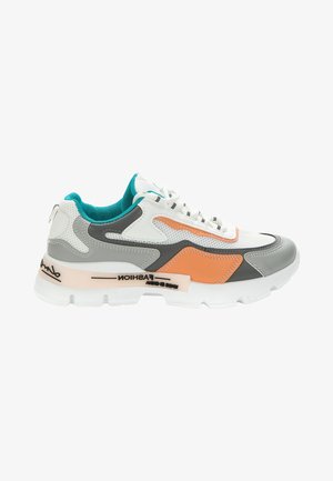 Trainers - grey
