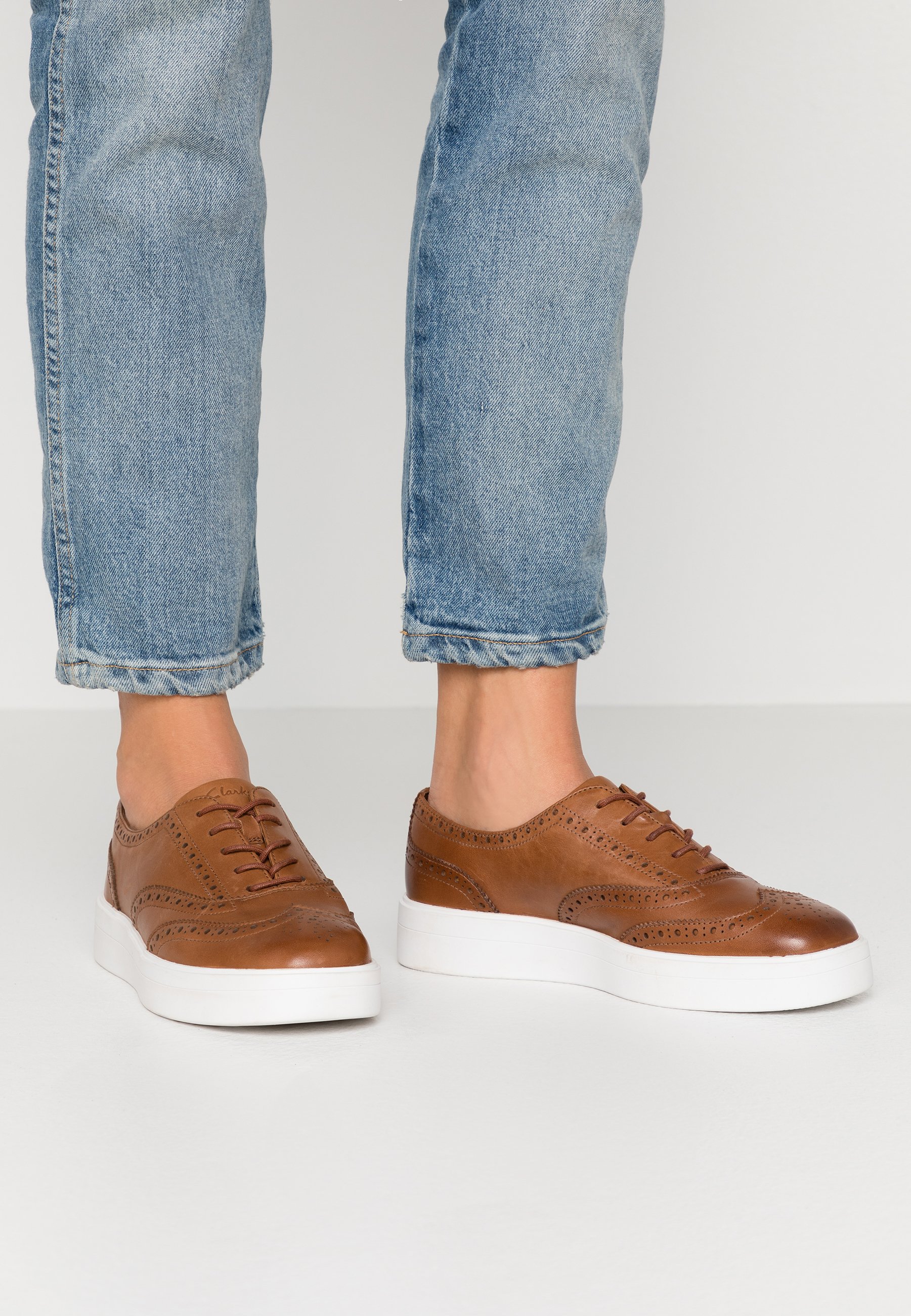 clarks brogue