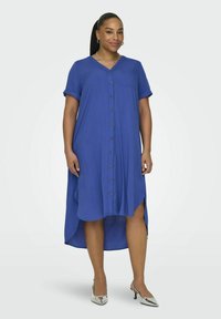ONLY Carmakoma CARNEWDENIZIA SS CALF  - Rochie tip cămașă - dazzling blue