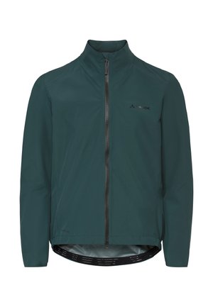 Veste longue à manches longues de couleur vert foncé avec col montant, fermeture éclair à l'avant et ourlet arrière légèrement prolongé, conçue pour une utilisation en extérieur ou sportive.