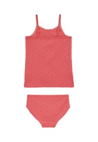 Korálová dvojdielna súprava pozostávajúca z tielka s tenkými ramienkami a zladených nohavičiek. Materiál má textúrovaný vzor srdca a elastický lem.