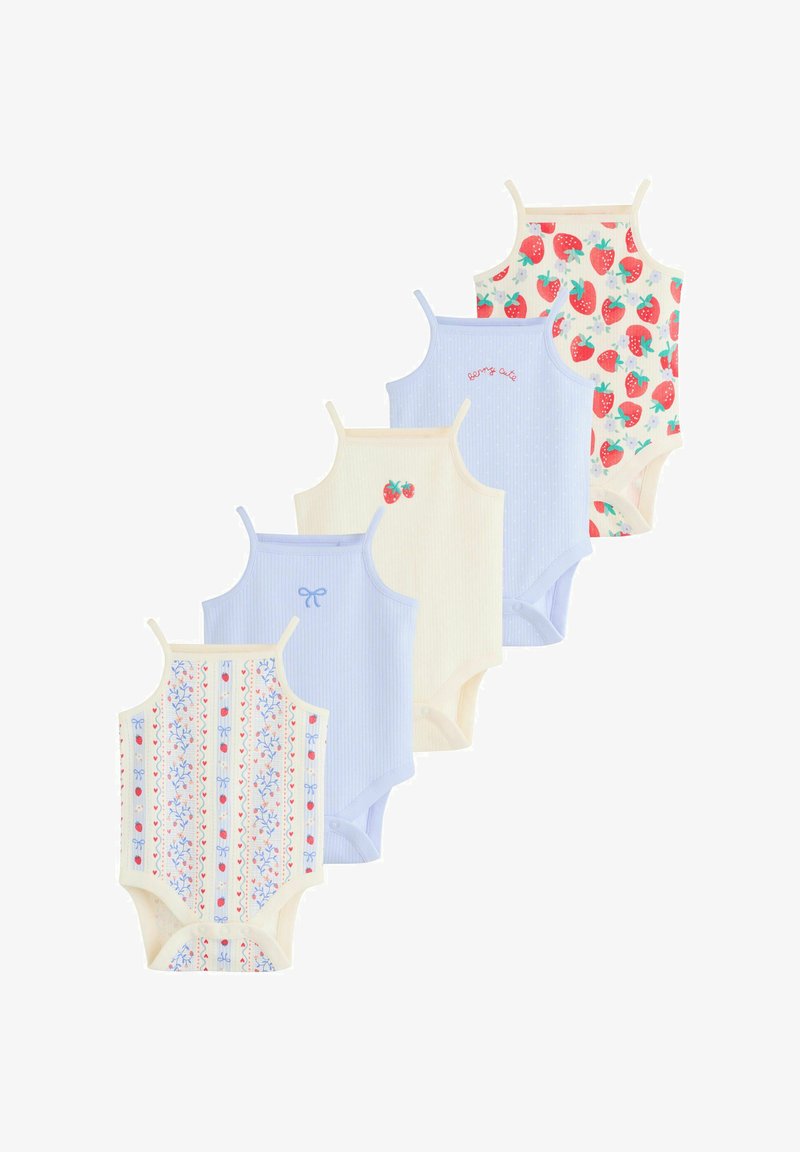 Pięć rampersów dziecięcych na cienkich ramiączkach, z nadrukami truskawek, niebieskimi kokardkami, paskami i haftowanymi detalami w pastelowych tonacjach.