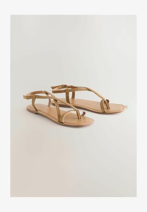 Bruine platte sandalen met gevlochten leren bandjes, een teenriempje en een verstelbare enkelgesp. Gladde, matte afwerking met een eenvoudig ontwerp.