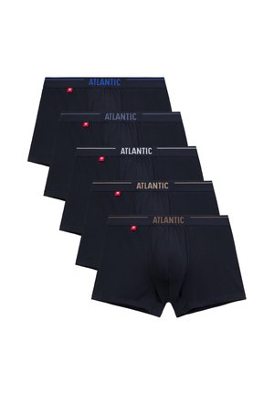 Pięć par czarnych bokserek z kolorowymi pasami w talii oznaczonymi napisem „ATLANTIC”, ułożonych w nieregularny stos na białym tle.