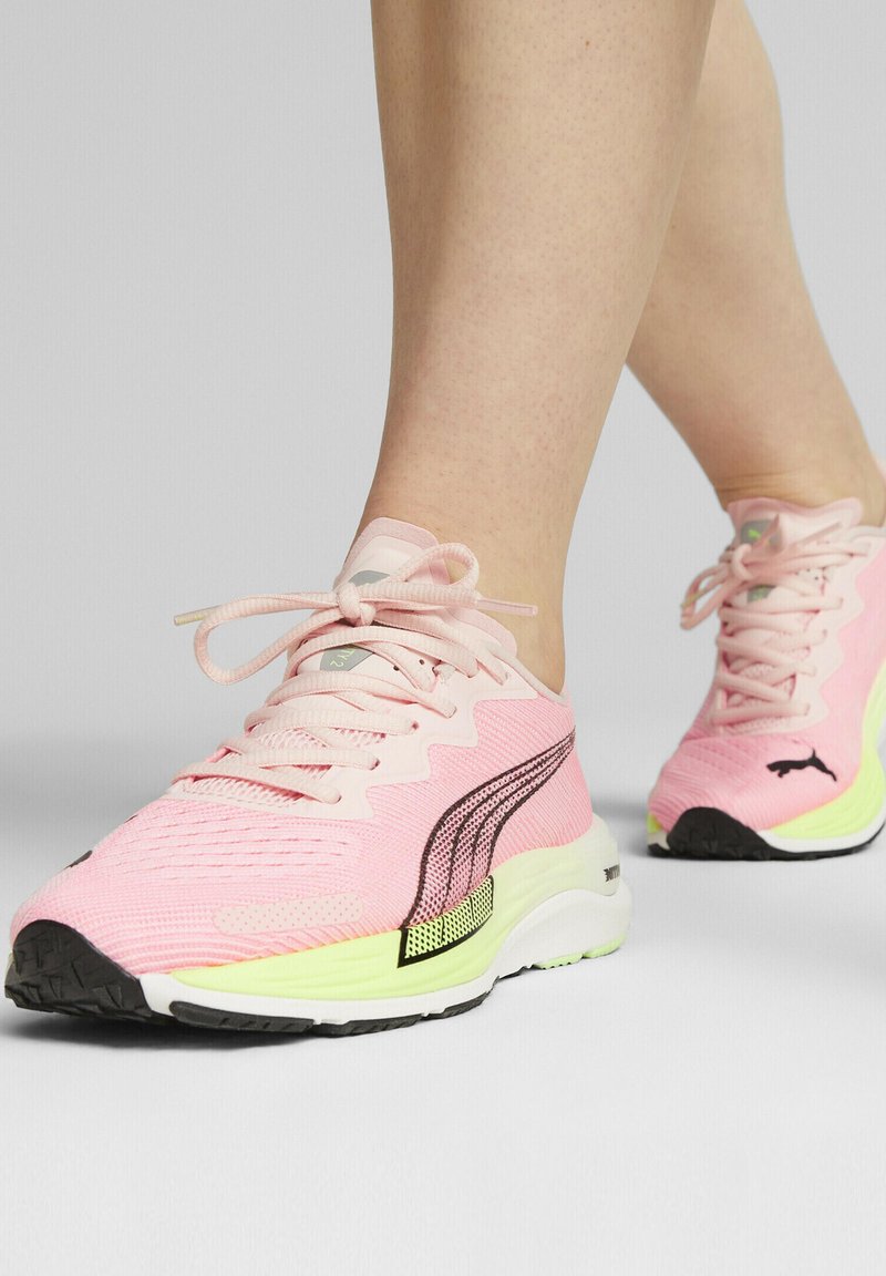 Puma VELOCITY NITRO 2 WNS - Zapatillas running asfalto - frosty pink speed green