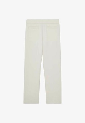 Cremeweiße Hosen mit geradem Bein, einem taillierten Bund und zwei Gesäßpaspeltaschen, von hinten vor weißem Hintergrund gezeigt.