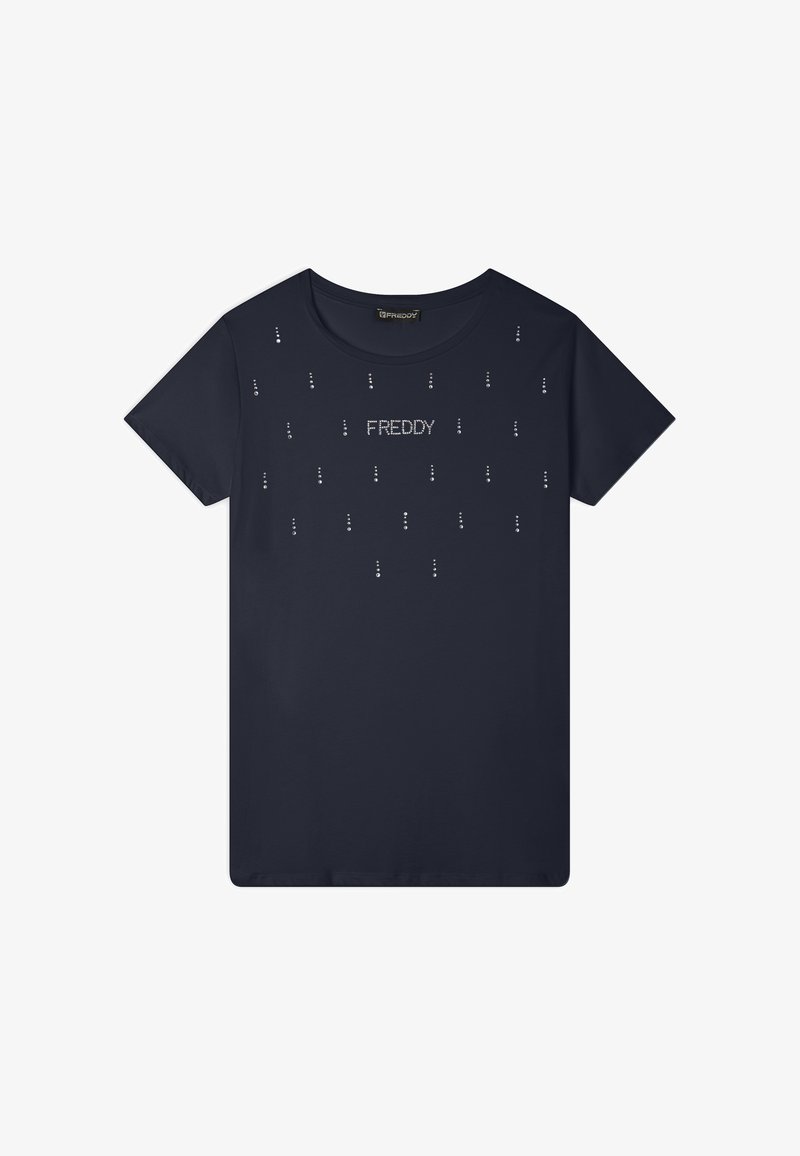 T-shirt girocollo a maniche corte di colore blu navy, con un motivo ripetuto di piccoli dettagli argentati e il nome del marchio 'FREDDY' al centro.