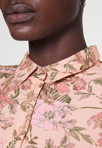 Vero Moda Tall VMANNA CALF SHIRT DRESS - Skjortekjole - light pink