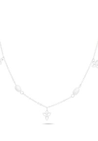 Zilveren ketting met een ovale kraal en een hanger met drie bladeren als decoratie, met een gladde textuur en een gepolijste afwerking.