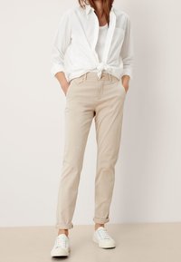s.Oliver Pantalon classique - beige