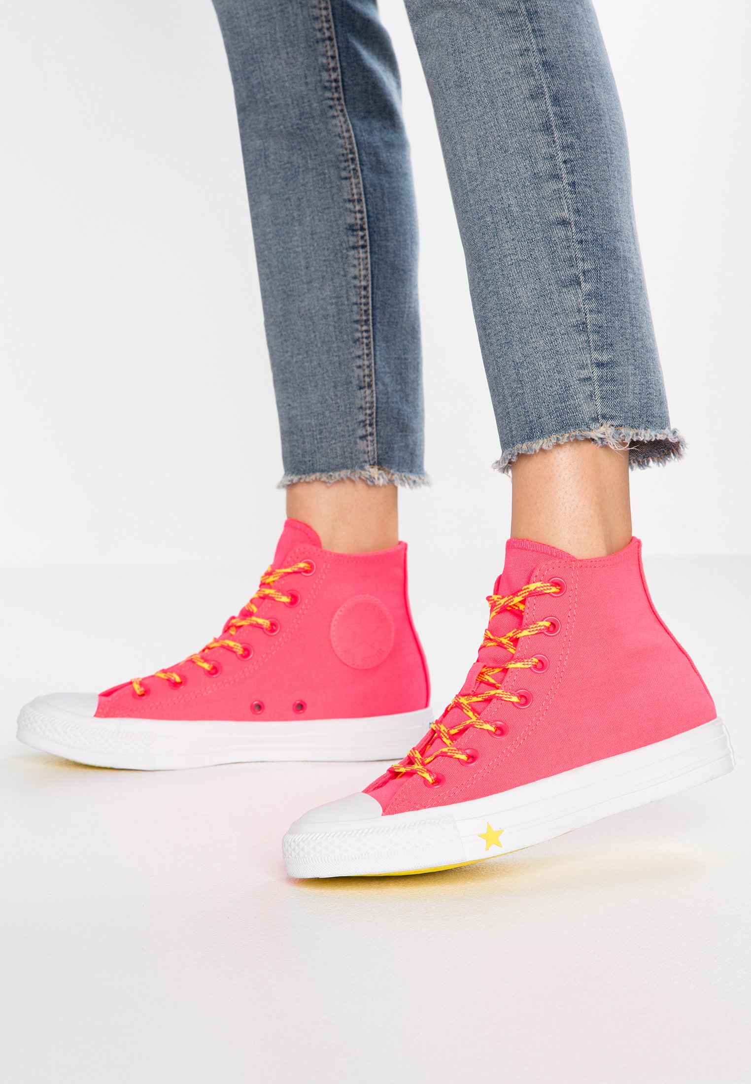 converse racer trainers