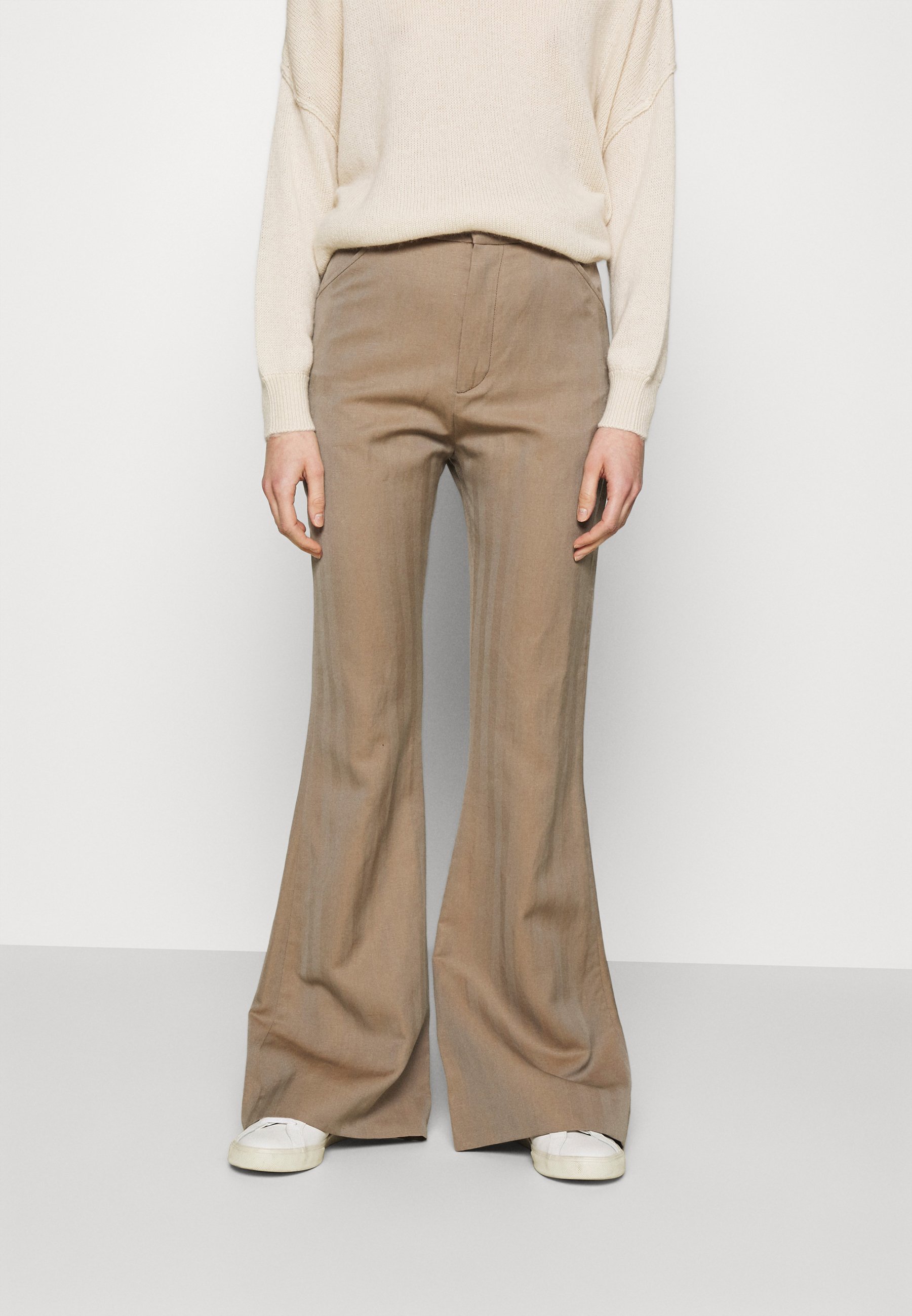 Hope FLARE TROUSERS - Pantaloni - beige herringbone/beige - Zalando.it