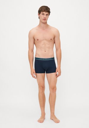 Navyfarbene Herren-Boxershorts mit weichem Stoff, elastischem Bund mit "Emporio Armani"-Logo in Dunkelgrün, figurbetontem Schnitt und kurzer Beinlänge.
