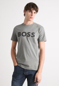 BOSS THINKING - T-shirts med print - open grey