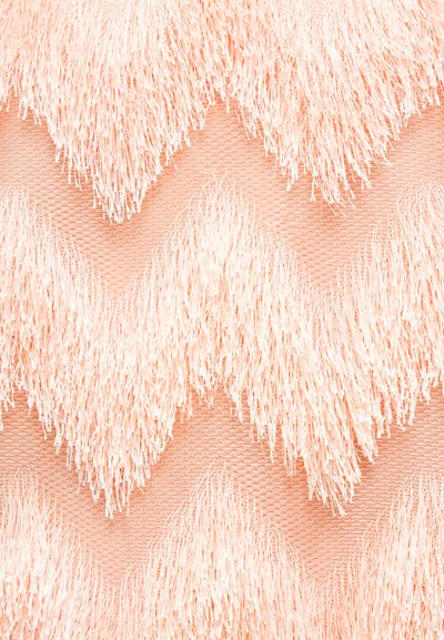 Ύφασμα με σχέδιο σχισμής σε απαλές αποχρώσεις ροδάκινου και λευκού, με υφασμένες γραμμές με κρόσσια.