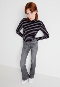 Lee BREESE - Trapezaste traperice - grey denim
