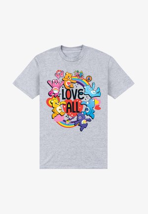 T-shirt en coton gris présentant des ours en dessin animé colorés autour du texte "AIMEZ TOUT," avec des cœurs, des arcs-en-ciel et des notes de musique.