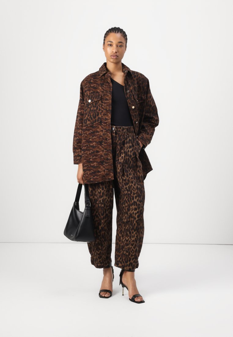 AllSaints BECCA - Straight leg jeans - leopard brown/mottled brown