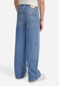 Abercrombie & Fitch HIGH RISE ULTRA WIDE LEG - Vaqueros rectos - twilight