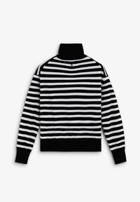 Suéter de cuello vuelto a rayas horizontales en blanco y negro con mangas largas y puños y dobladillo en negro liso, colocado plano mostrando la parte trasera.