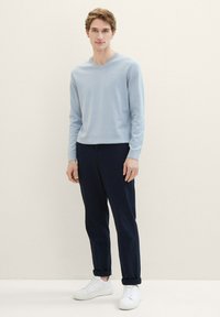 TOM TAILOR MIT V-AUSSCHNITT - Pullover - foggy blue