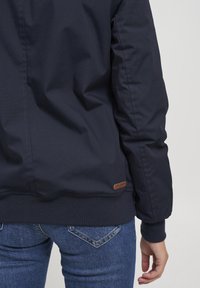 Thumbnail Image 5