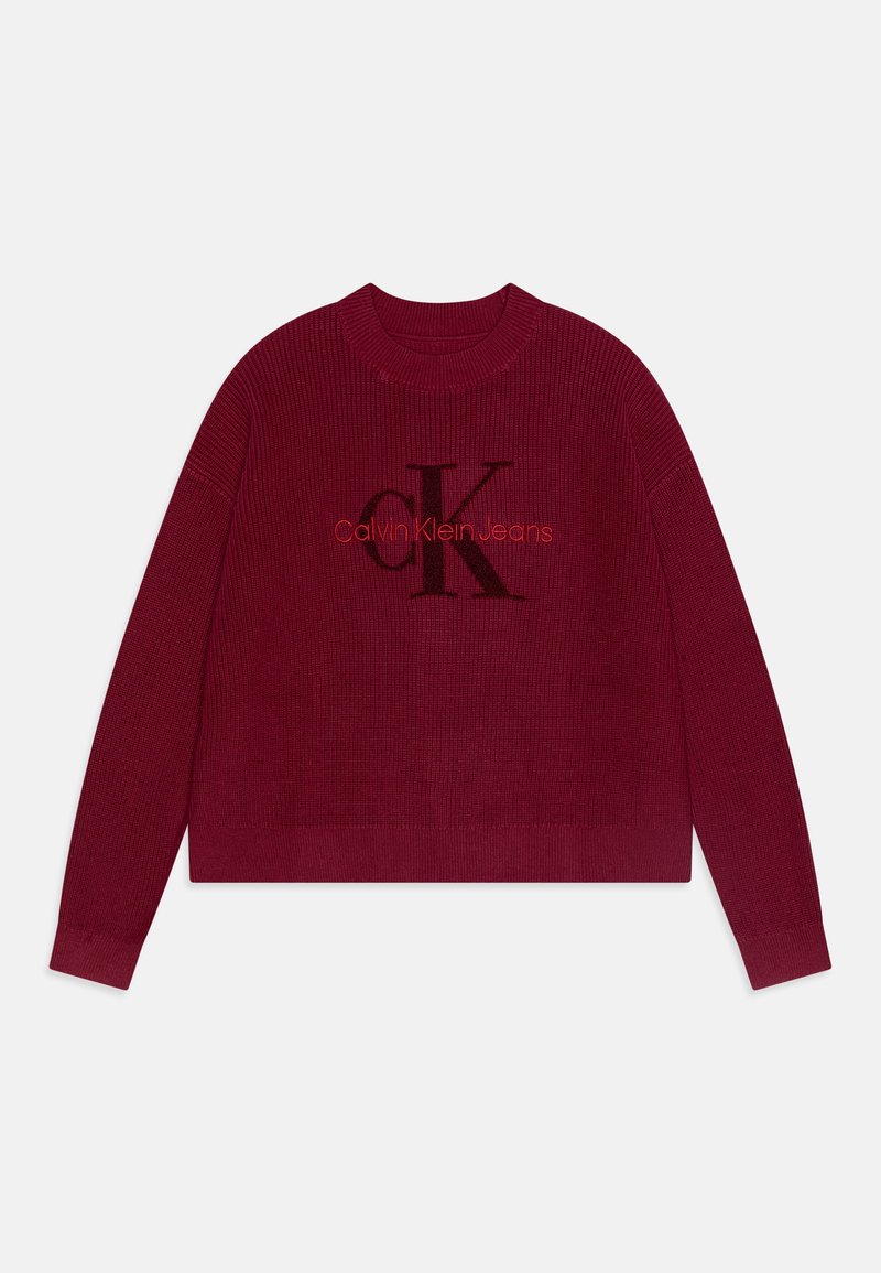 Jersey acanalado burdeos con cuello redondo, mangas largas y un logo bordado "ck" y "Calvin Klein Jeans" en la parte delantera.