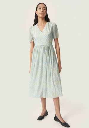 SLAMELA ALDORA - Robe de jour - skyway dizzy print