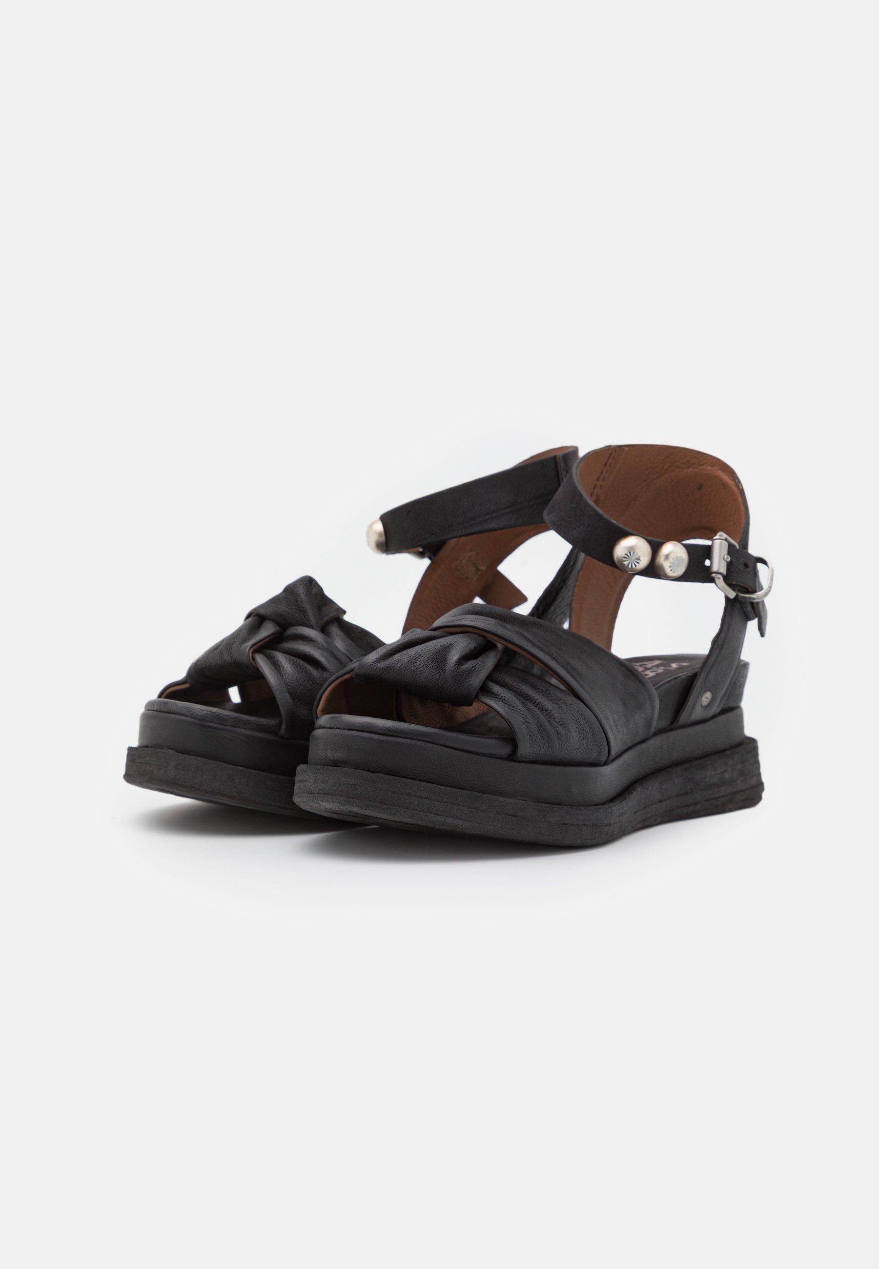 aquatalia wande sandal