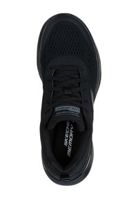 Scarpa sportiva nera con tomaia in rete, collare imbottito e lacci. Presenta una soletta in memory foam e una suola leggera e resistente.