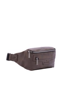 Marsupio in ecopelle marrone con un compartimento principale con zip, tasca frontale e una tracolla regolabile. Presenta sottili dettagli con logo.