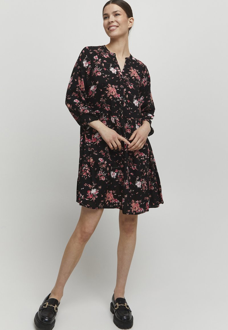 Damen Freizeitkleider | b.young BYMMJOELLA VNECK Blusenkleid coral cloud mix/rot - DH14767 Damen Freizeitkleider | b.young BYMMJOELLA VNECK Blusenkleid coral cloud mix/rot - DH14767