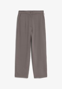 Unselected, iron cast