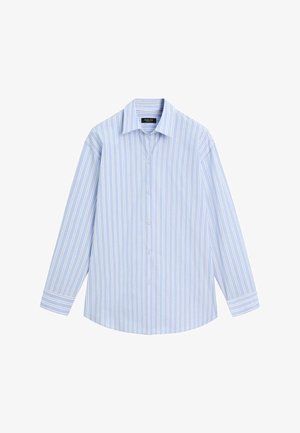 Jasnoniebieska koszula na guziki z białymi pionowymi paskami, długimi rękawami i ostrym kołnierzykiem. Posiada prosty dół i regularny krój.