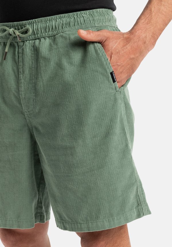 TAXER  - Shorts - gkb4