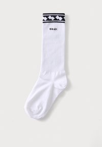 Επιλέχθηκε, white/black