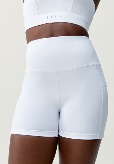 FALKE Pantaloni Baselayer Da Donna Maximum Warm 3/4 W Ti Materiale Funzionale Ad Asciugatura Rapida, 1 Pezzo, Bianco Bianco 2860 Trend XS