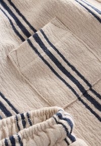 Next REGULAR FIT - SHORT SLEEVE SET - Träningsbyxor - neutral striped