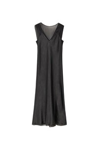 Schwarzes ärmelloses Kleid mit V-Ausschnitt, aus glattem Stoff, mit transparenten Schulterakzenten und fließender A-Linie-Silhouette.