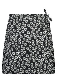 Černá sukně z látky s bílým potiskem sedmikrásek a zelenými detaily, zavinovací design a boční šňůrka.