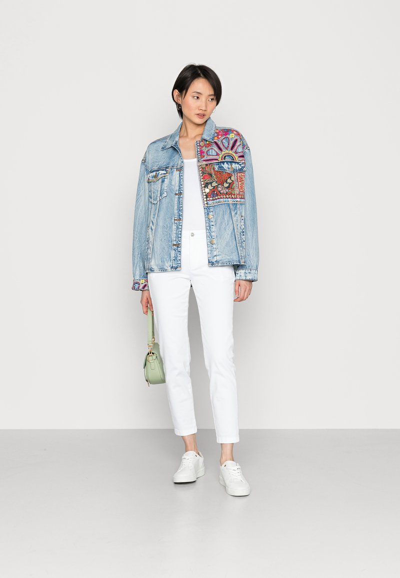 Desigual CHAQ NUEVA DELHI - Chaqueta vaquera denim medium wash/blue - Zalando.es