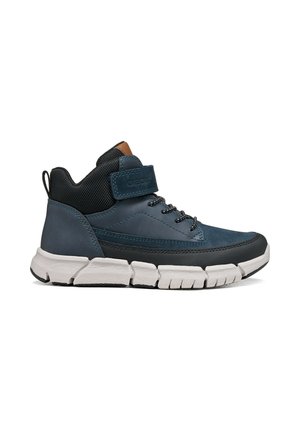 Kinder Navyblaue High-Top-Sneaker mit schwarzem Mesh-Kragen, Klettverschluss, Schnürsenkeln und dicker weiß segmentierter Sohle.
