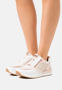 Tamaris Trainers - rose