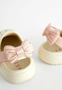 Baker by Ted Baker Strandpapucsok és -szandálok - neutral